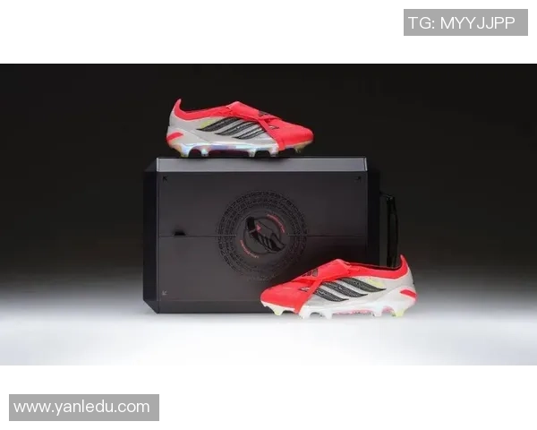 黑鞋背后的故事：揭秘足球巨星们的标志性黑色球鞋与其传奇之路